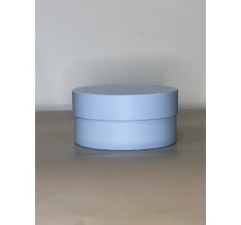 Короткая круглая коробка 18 см  нежно голубой